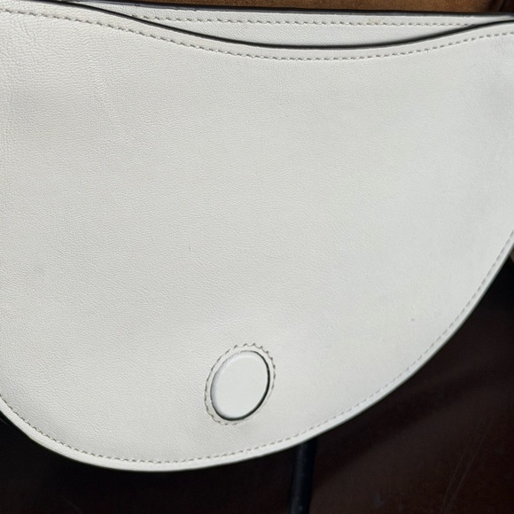 Coach Ellen Crossbody In Signature Canvas With Daisy Print - Picture 12 of 16